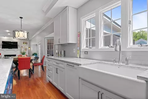Kitchen - 2519 Fallon Dr, Herndon, VA 20171 photo 4 of 9