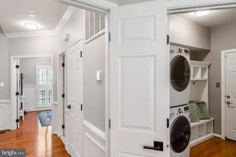 Entry Way - 2519 Fallon Dr, Herndon, VA 20171 photo 10 of 10