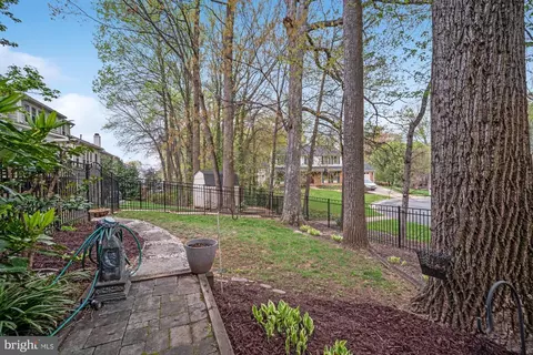 Exterior - 9004 Advantage, Burke, VA 22015 photo 15 of 16