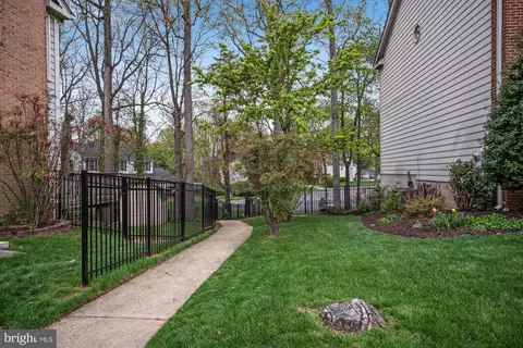 Exterior - 9004 Advantage, Burke, VA 22015 photo 10 of 16