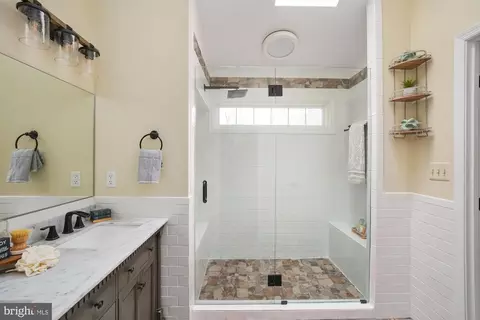 Bath - 9004 Advantage, Burke, VA 22015 photo 2 of 6