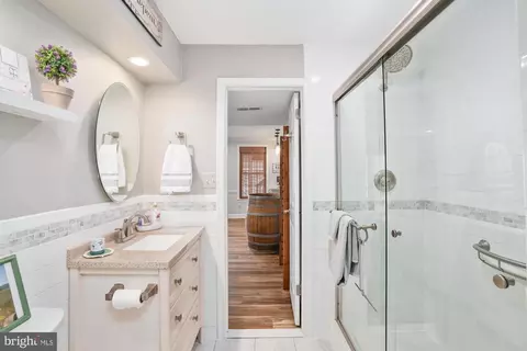 Bath - 9004 Advantage, Burke, VA 22015 photo 6 of 6