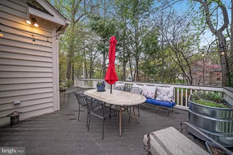 Exterior - 9004 Advantage, Burke, VA 22015 photo 8 of 16