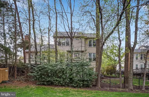 Exterior - 9004 Advantage, Burke, VA 22015 photo 12 of 16