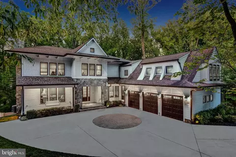 7004 River Oaks Dr, Mclean, VA 22101 photo 1
