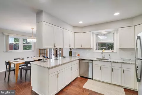 4705 Exeter St, Annandale, VA 22003