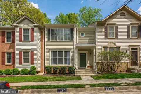 7203 Burton Hill Ct, Springfield, VA 22152