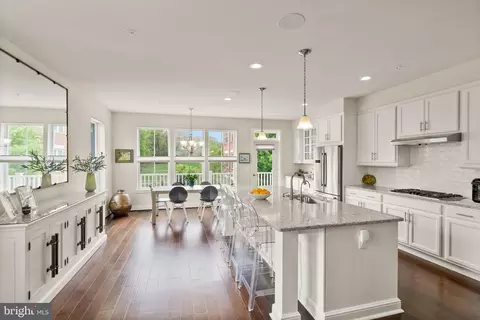 11687 Sunrise Square Pl, Reston, VA 20191