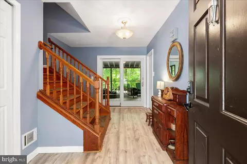 7002 Barnacle Pl, Burke, VA 22015 photo 2