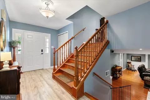 7002 Barnacle Pl, Burke, VA 22015 photo 3