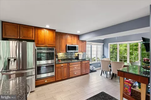 7002 Barnacle Pl, Burke, VA 22015 photo 13