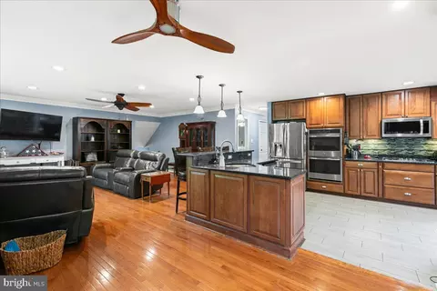 7002 Barnacle Pl, Burke, VA 22015 photo 11