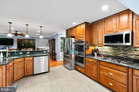 7002 Barnacle Pl, Burke, VA 22015 photo 15