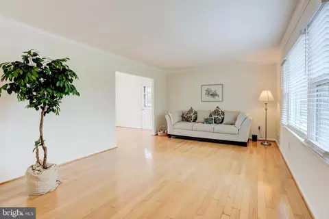 Living - 8108 Saint David Ct, Springfield, VA 22153 photo 1 of 5