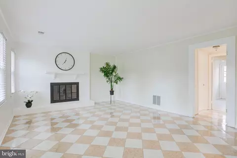 Living - 8108 Saint David Ct, Springfield, VA 22153 photo 4 of 5