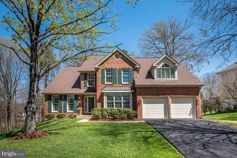 6183 Snowhill Ct, Centreville, VA 20120