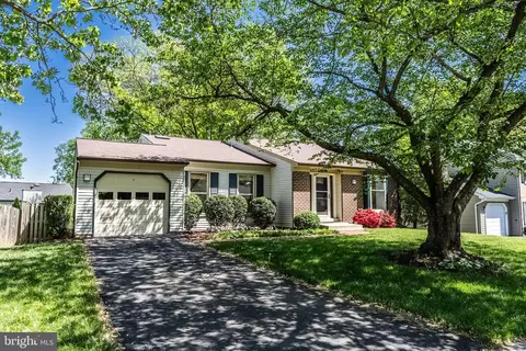 1623 Nathan Ln, Herndon, VA 20170