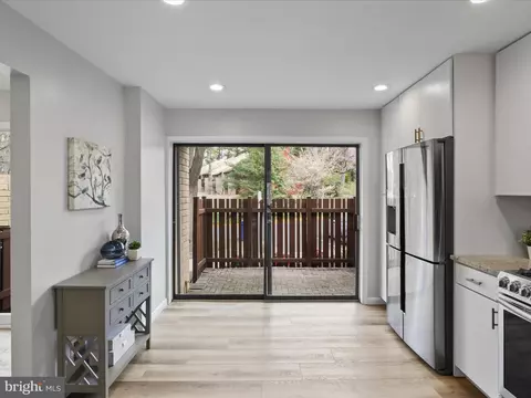 11159 Saffold Way, Reston, VA 20190 photo 5