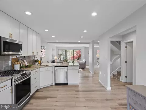 11159 Saffold Way, Reston, VA 20190 photo 3