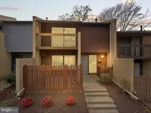 11159 Saffold Way, Reston, VA 20190 photo 2