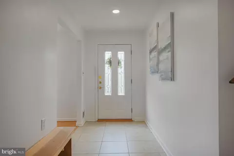 Entry Way - 1955 Foxhall Rd, Mclean, VA 22101 photo 1 of 3