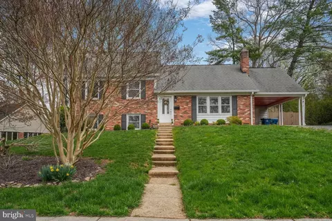 Exterior - 1955 Foxhall Rd, Mclean, VA 22101 photo 2 of 6