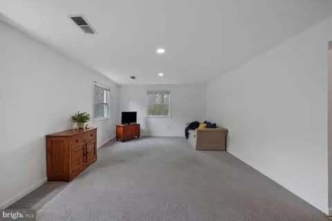 Living - 1955 Foxhall Rd, Mclean, VA 22101 photo 3 of 3