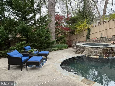 Exterior - 1955 Foxhall Rd, Mclean, VA 22101 photo 3 of 6
