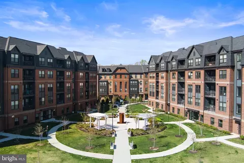 3925 Fair Ridge Dr #509, Fairfax, VA 22033