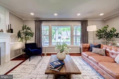 Living - 7752 Lowmoor Rd, Springfield, VA 22153 photo 5 of 9
