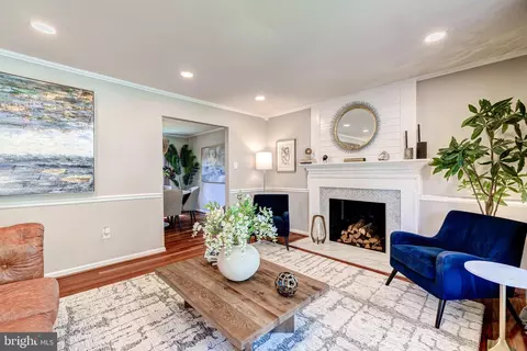 Living - 7752 Lowmoor Rd, Springfield, VA 22153 photo 2 of 9