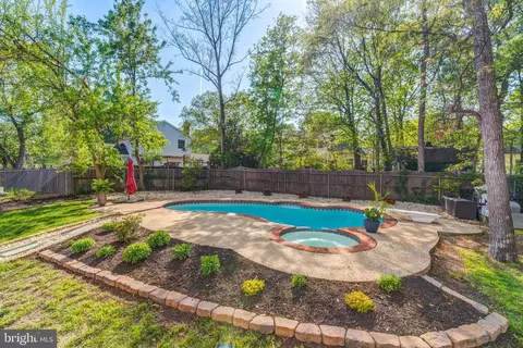 Exterior - 7752 Lowmoor Rd, Springfield, VA 22153 photo 7 of 25
