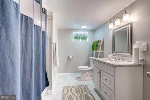 Bath - 7752 Lowmoor Rd, Springfield, VA 22153 photo 2 of 5
