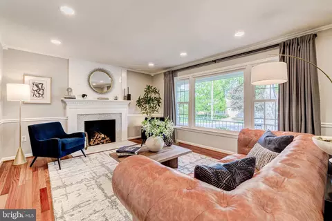 Living - 7752 Lowmoor Rd, Springfield, VA 22153 photo 6 of 9
