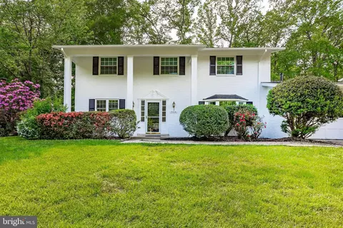 5310 Orchardson Ct, Fairfax, VA 22032