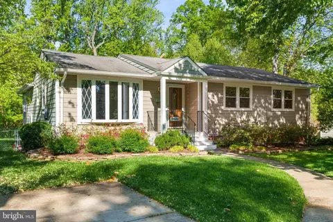 5624 Overly Dr, Alexandria, VA 22310