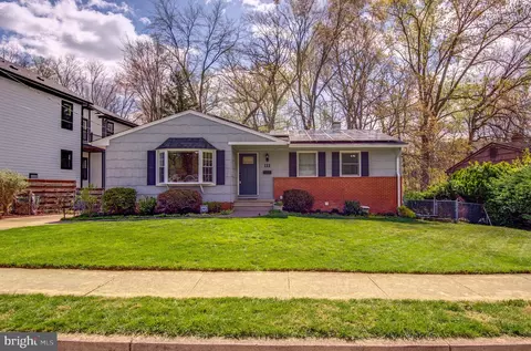 111 Casmar St SE, Vienna, VA 22180