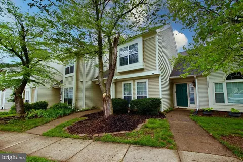 6213 Stonepath Cir, Centreville, VA 20120
