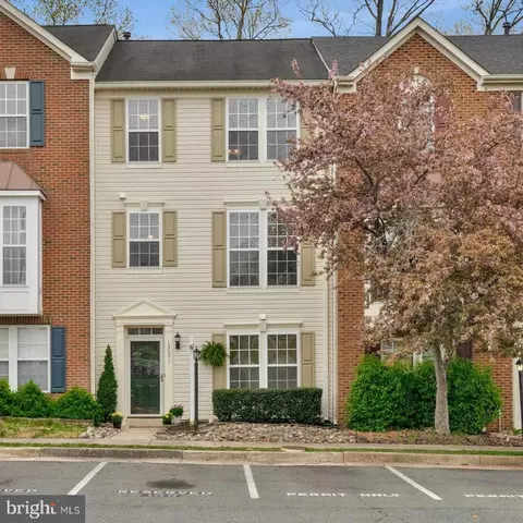 13691 Saint Johns Wood Pl, Herndon, VA 20171