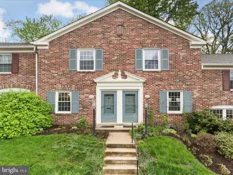 8441 Penshurst Dr #603, Springfield, VA 22152