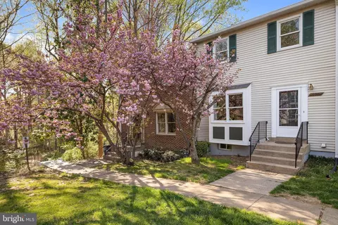 3034 Winter Pine Ct, Fairfax, VA 22031