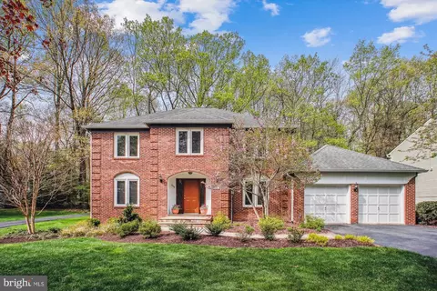 3430 Valewood Dr, Oakton, VA 22124