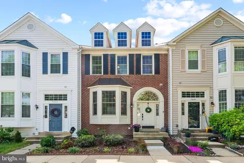 7022 Darby Towne Ct, Alexandria, VA 22315