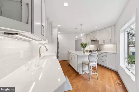 1737 Chain Bridge Rd, Mclean, VA 22102 photo 7