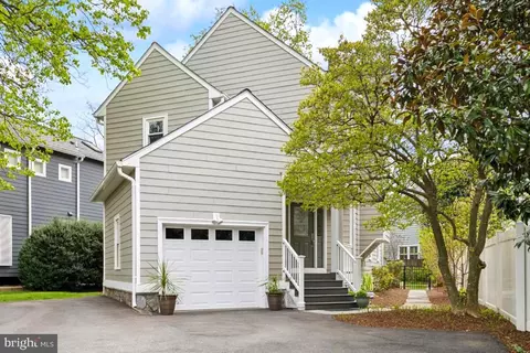 1737 Chain Bridge Rd, Mclean, VA 22102