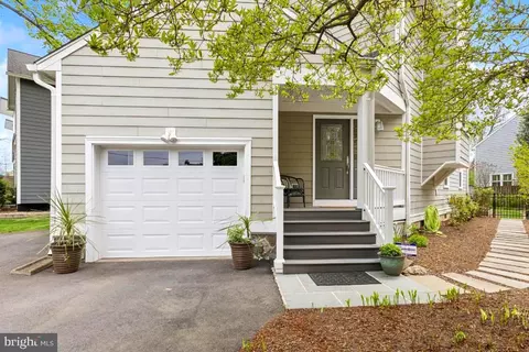1737 Chain Bridge Rd, Mclean, VA 22102 photo 2