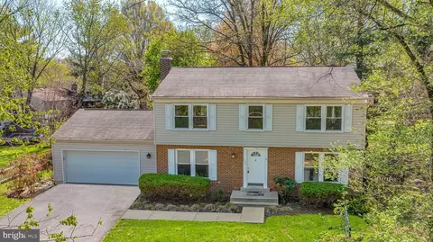 12629 Etruscan Dr, Herndon, VA 20171