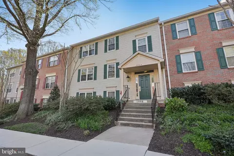 3805 Green Ridge Ct #201, Fairfax, VA 22033