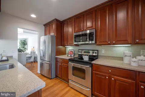 9014 Giltinan Ct, Springfield, VA 22153 photo 12
