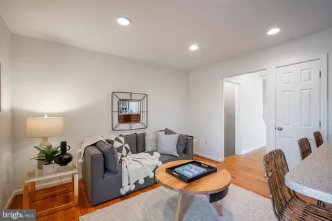 9014 Giltinan Ct, Springfield, VA 22153 photo 9